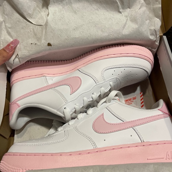NIB Nike Pink Foam/White Air Force 1 - Picture 2 of 6
